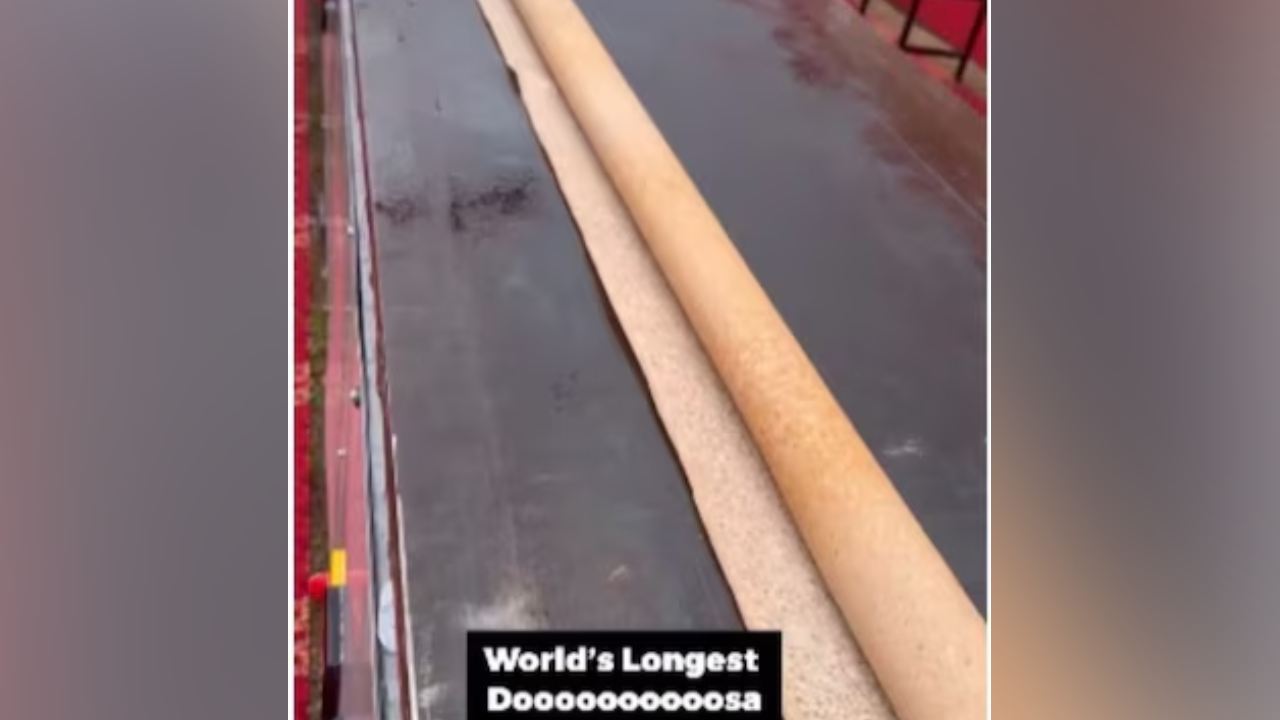 World's Longest Dosa: ప్రపంచంలో అత్యంత పొడవైన దోశ ఇదే! సైజ్ చూస్తే ఆశ్చర్యపోతారు!