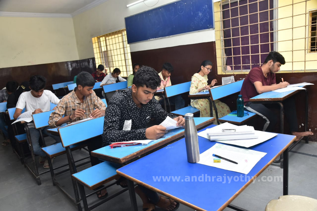  పది పరీక్షలు షురూ..