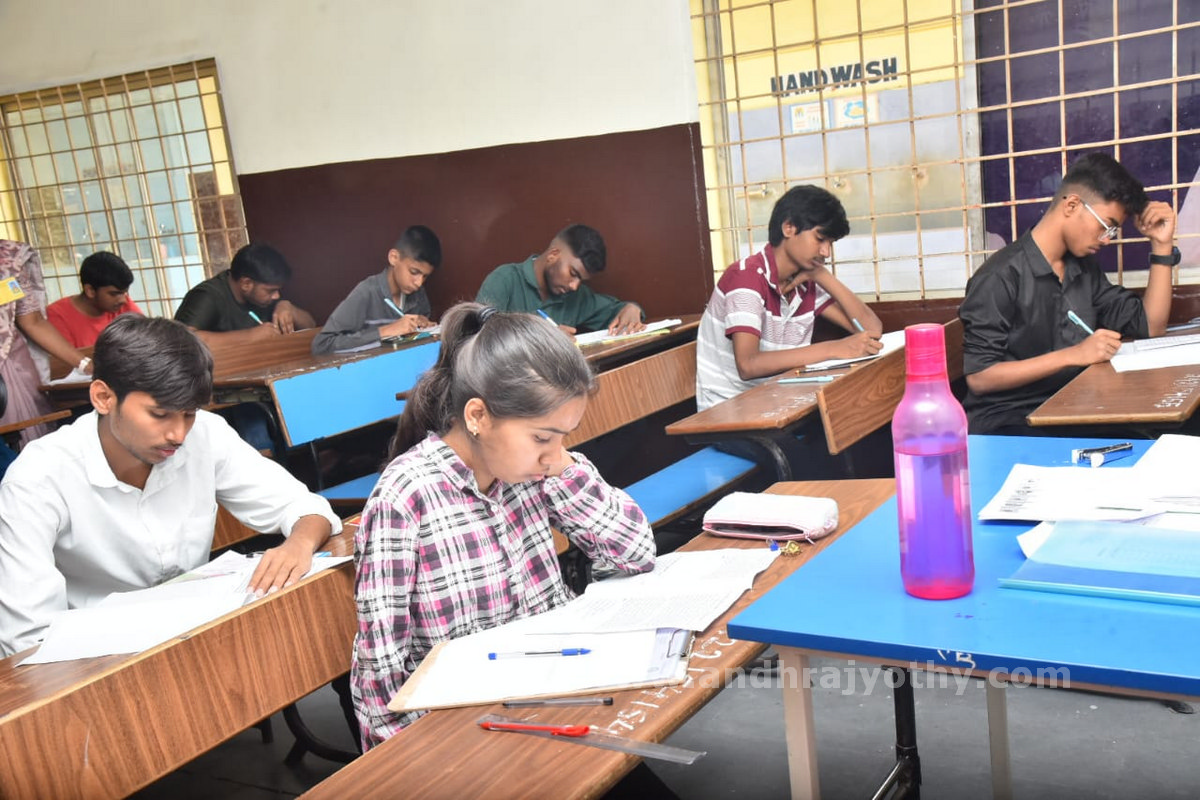  పది పరీక్షలు షురూ..