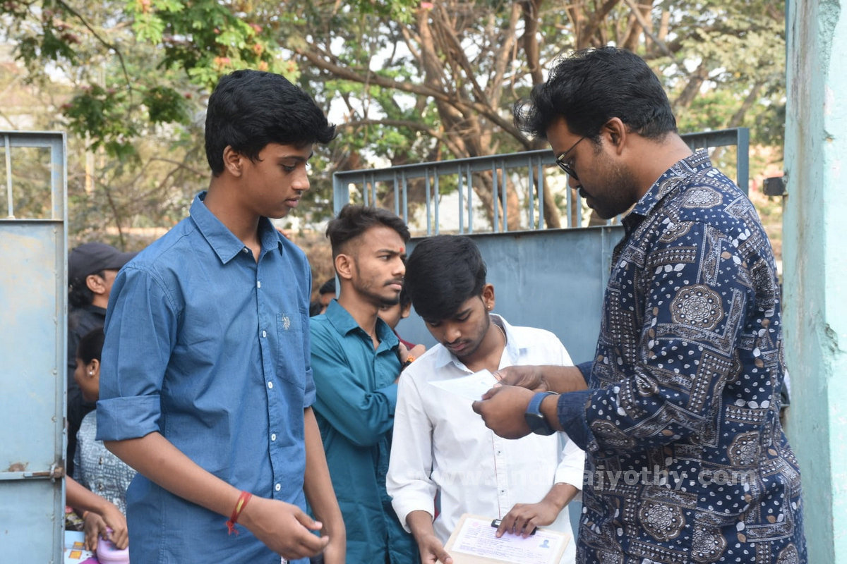  పది పరీక్షలు షురూ..