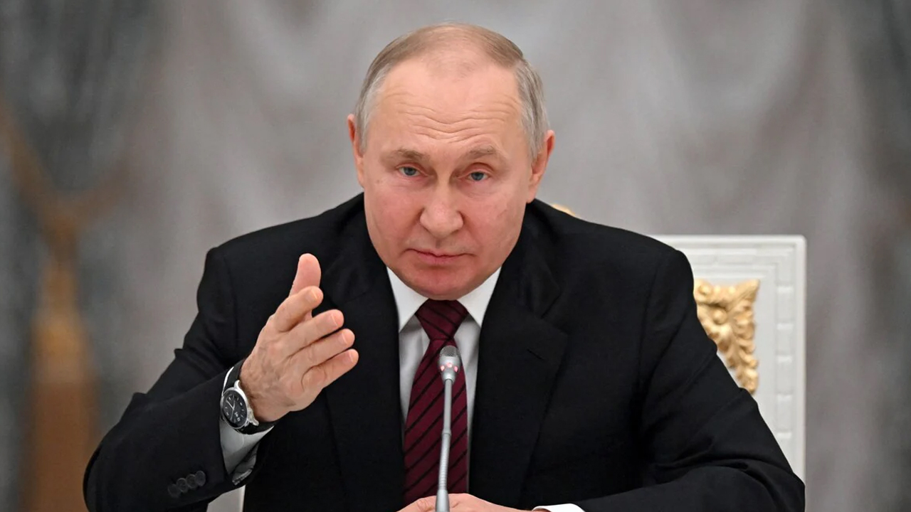 Vladimir Putin: రష్యాలో కొనసాగుతున్న పోలింగ్.. మళ్లీ అధ్యక్షుడిగా పుతిన్ ఫిక్స్!