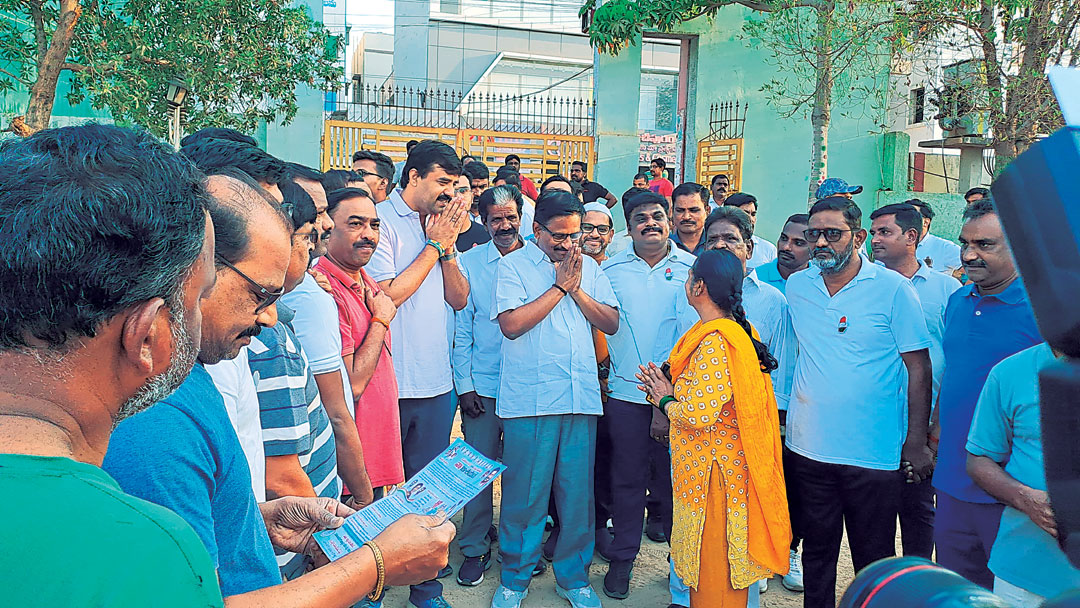 అభివృద్ధి అంటే ఏంటో చూపుతాం