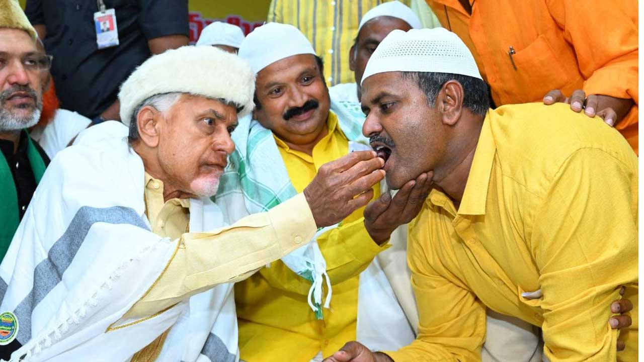 TDP: కుప్పంలో చంద్రబాబు పర్యటన దృశ్యాలు..