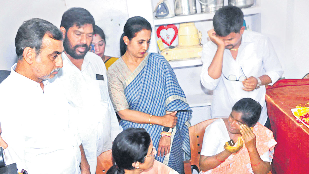 టీడీపీ జెండాను రెపరెపలాడిద్దాం!