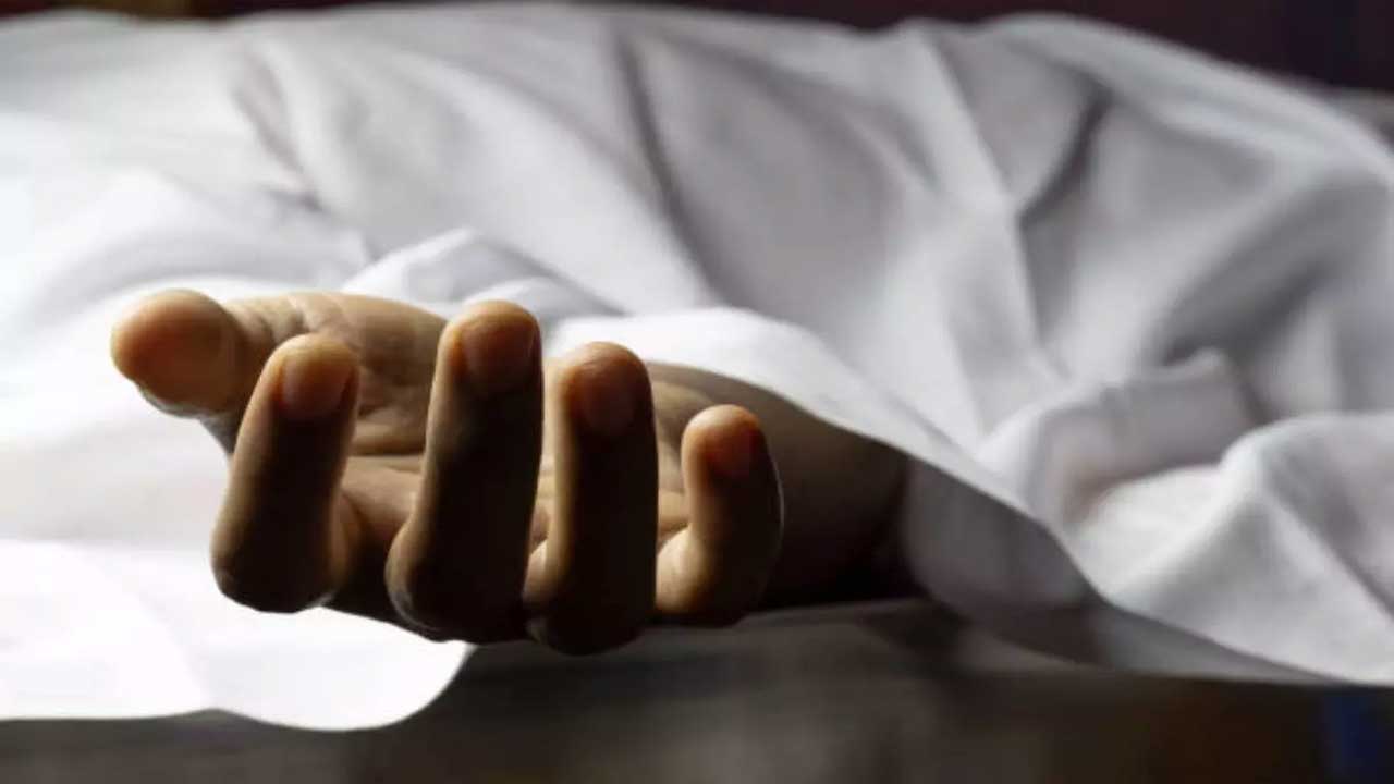 Suicide: హైదరాబాద్‌లో  కానిస్టేబుల్ ఆత్మహత్య