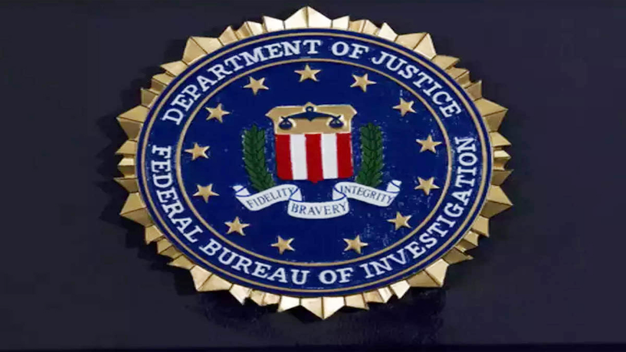 FBI: ఈ వ్యక్తిని పట్టుకుంటే రెండు కోట్ల రూపాయల రివార్డ్.. FBI ఆఫర్