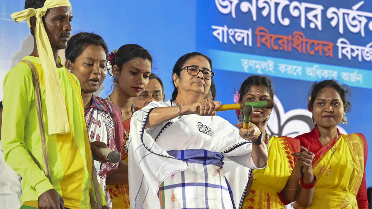 Kolkata: ప్రతిపక్షాలన్నింటినీ జైల్లో వేయడం మోదీ గ్యారంటీ.. దీదీ ఘాటు విమర్శలు