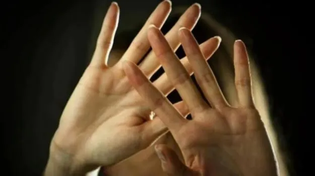 Child Harassment:  హైదరాబాద్‌లో చిన్నారిపై ట్యూషన్ టీచర్ దాష్టీకం.. అట్లకాడతో కాల్చి..