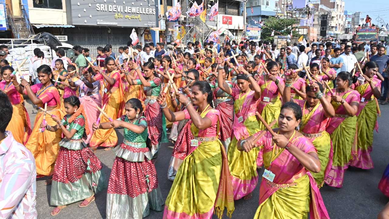 పవన్ కల్యాణ్ వారాహి విజయ యాత్ర దృశ్యాలు