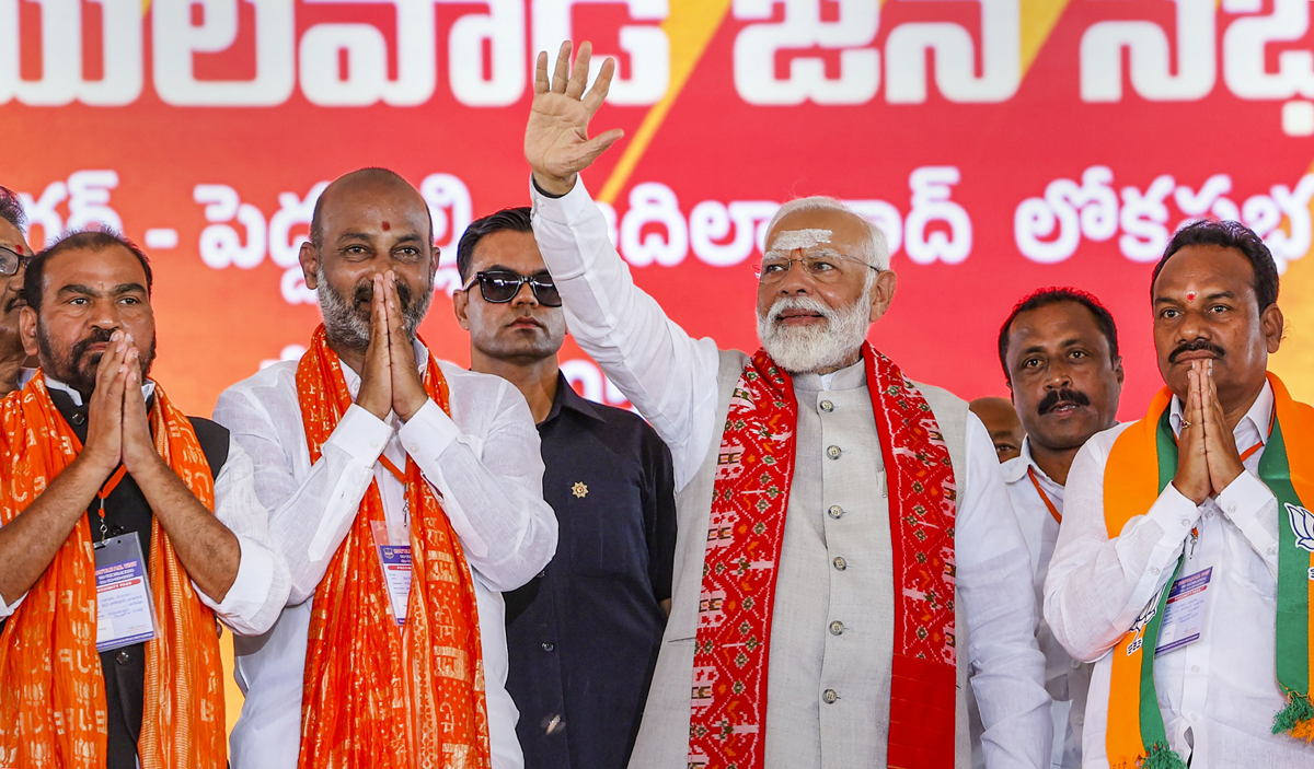 PM Modi : అదానీ, అంబానీ నుంచి  ఎంత ముట్టింది? 