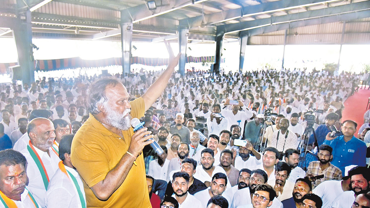 Jaggareddy: లోక్‌సభ ఎన్నికల్లో కాంగ్రెస్‌కు భారీ మెజారిటీ ఇవ్వండి