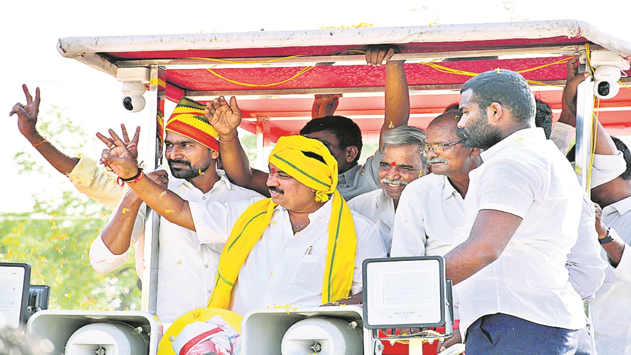 AMILINENI ROAD SHOW: యువతకు ఉపాధి అవకాశాలు కల్పిస్తాం