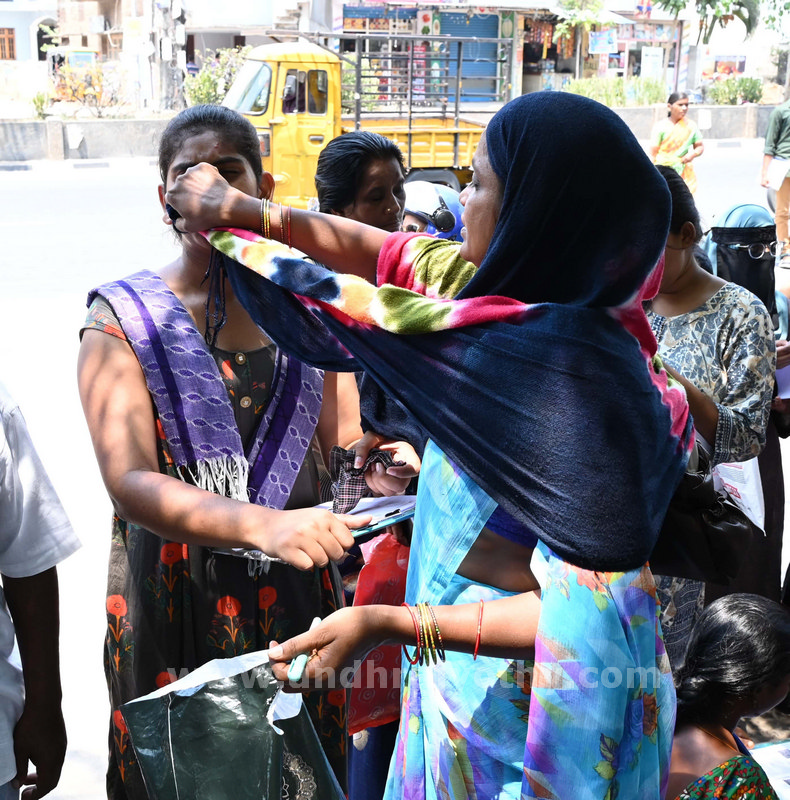 ‘నీట్‌’ కష్టాలు 