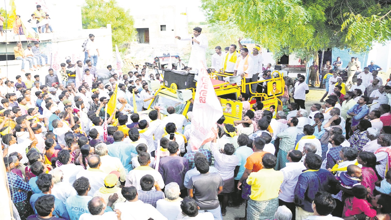 TDP ROADSHOW: అభివృద్ధి చూసి ఓటు వేయండి: అశ్మితరెడ్డి