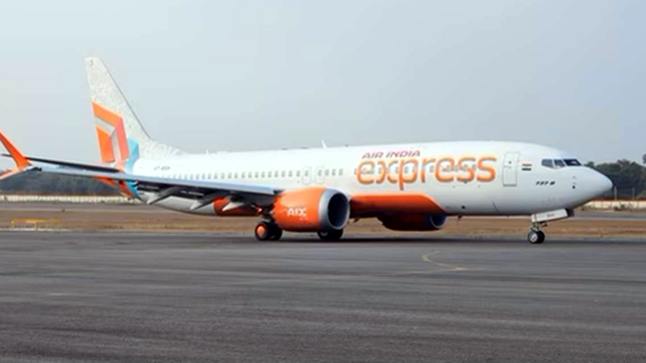 Air India Express: సిక్ లీవ్ వివాదం.. 25 మంది సిబ్బందిని తొలగించిన ఎయిర్ ఇండియా