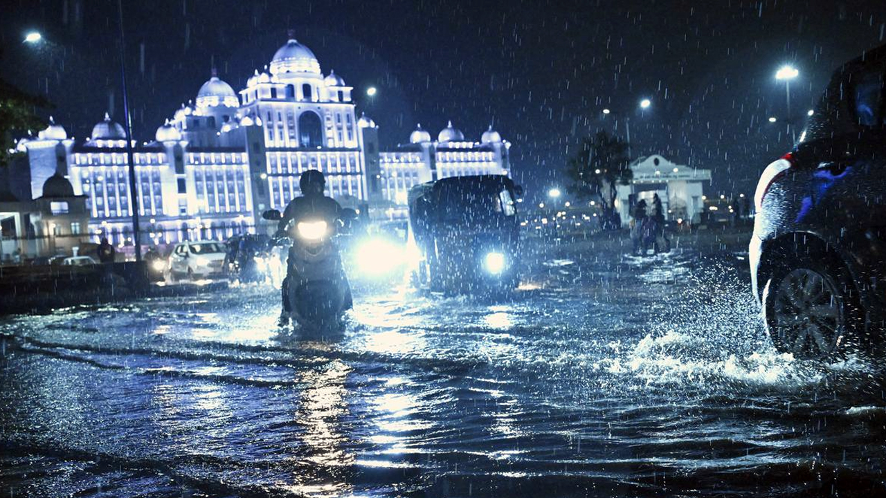 Weather Report: తెలంగాణ ప్రజలకు ముఖ్య గమనిక.. నేడు, రేపు జాగ్రత్త