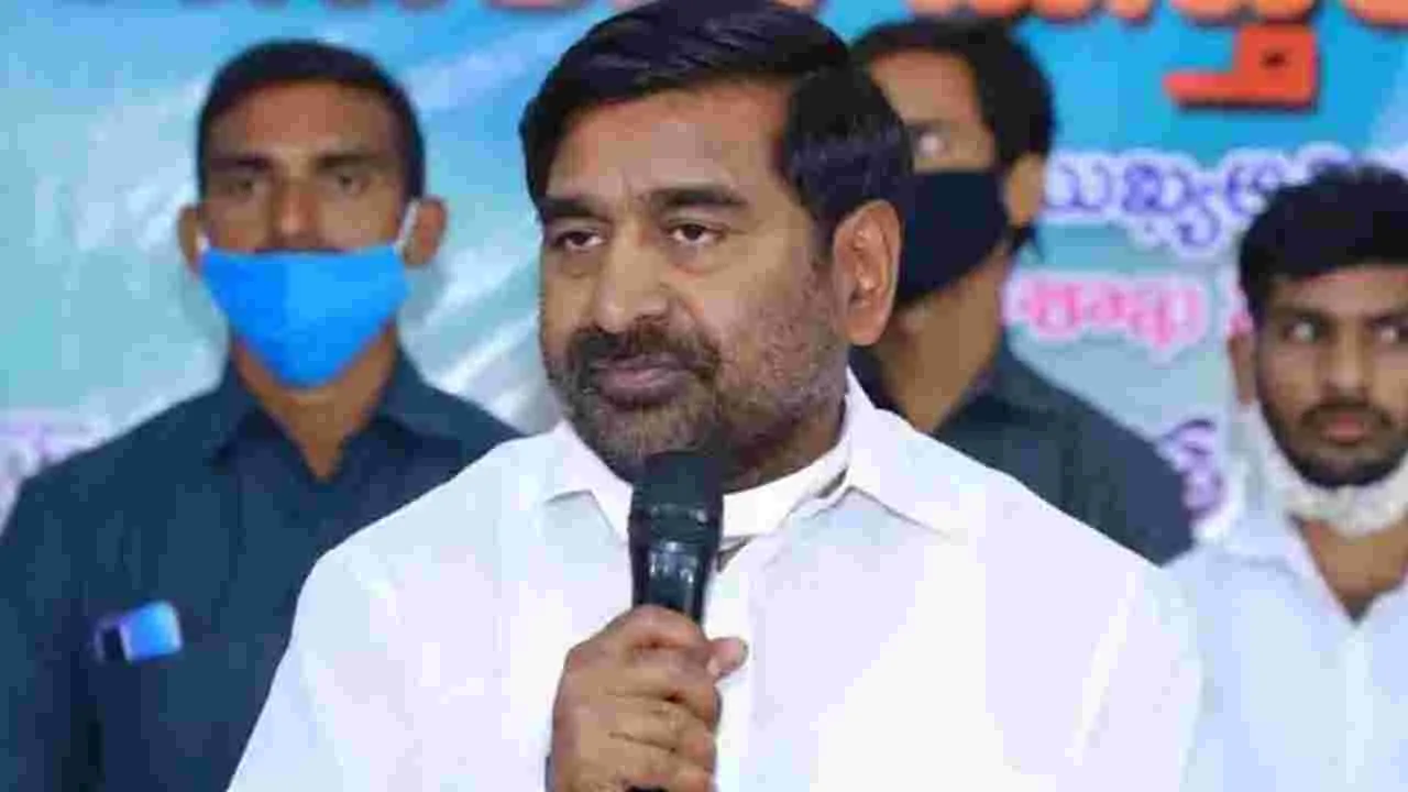  Jagadish Reddy: పంటలు ఎండిపోతున్నా కాంగ్రెస్ ప్రభుత్వం నీళ్లు ఇవ్వట్లేదు