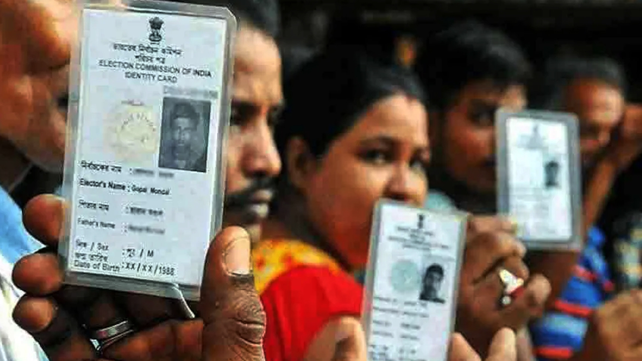 Voter ID: మీకు ఓటరు గుర్తింపు కార్డు లేకున్నా.. ఇలా ఓటు వేయొచ్చు