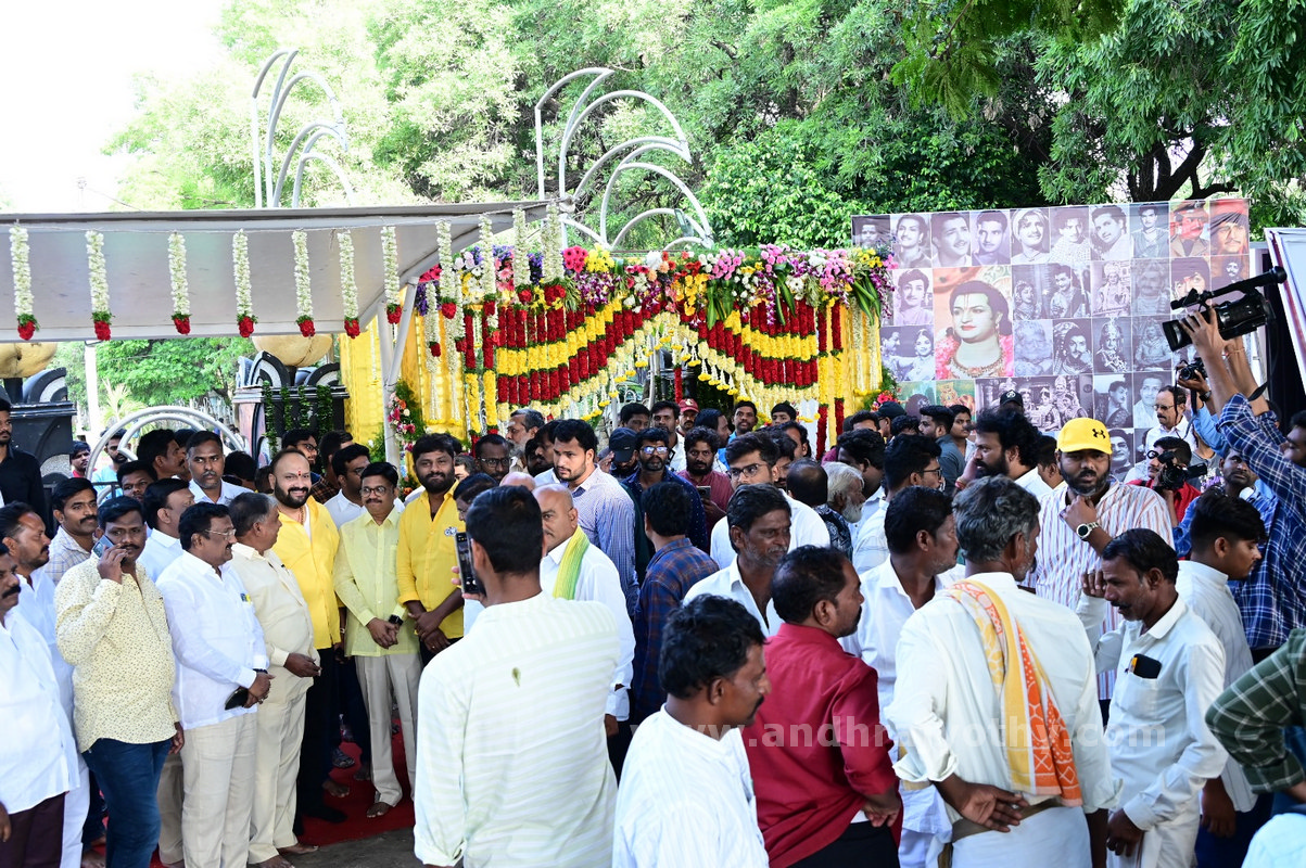 తెలుగువారికి స్ఫూర్తి ఎన్టీఆర్‌ 