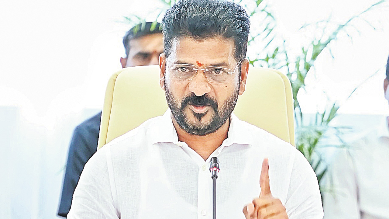 CM Revanth Reddy: పంద్రాగస్టులోగా రుణమాఫీ చేసి తీరాల్సిందే