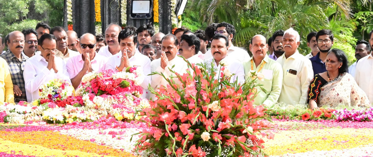 తెలుగువారికి స్ఫూర్తి ఎన్టీఆర్‌ 