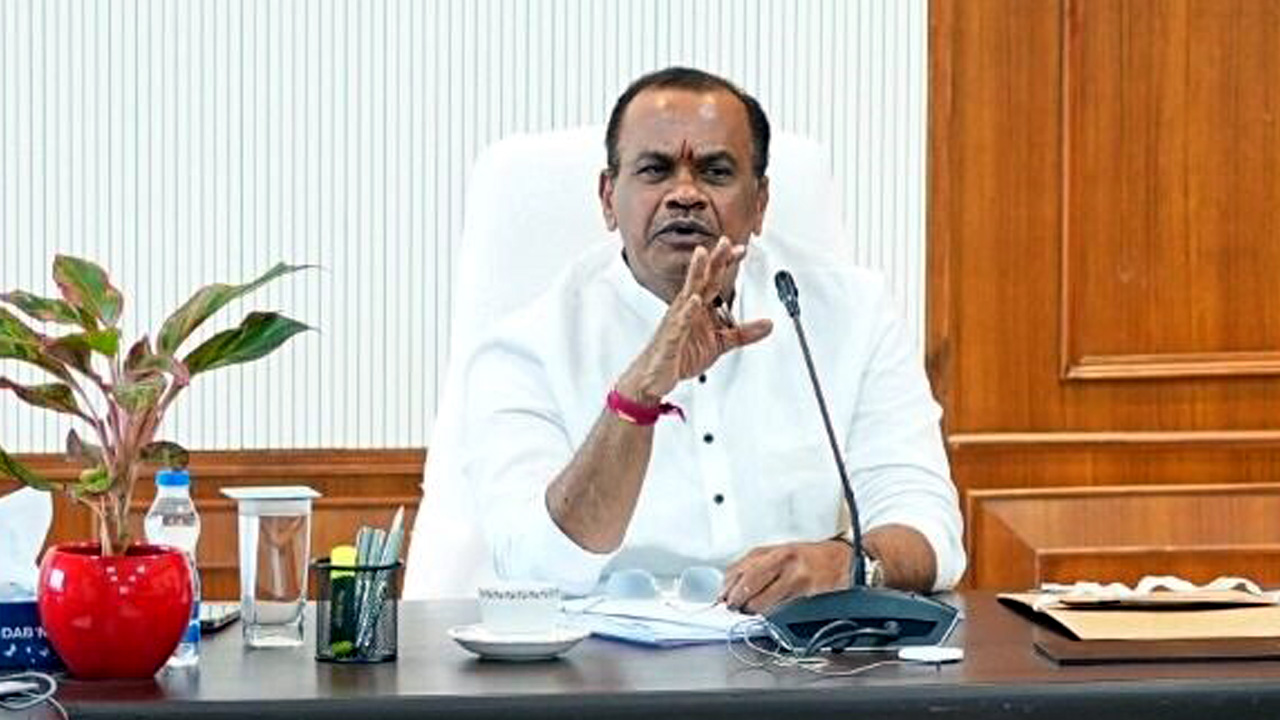 BRS: బీఆర్‌ఎస్‌ నిర్వాకంతో ఆర్‌ఆర్‌ఆర్‌ ఆగింది..