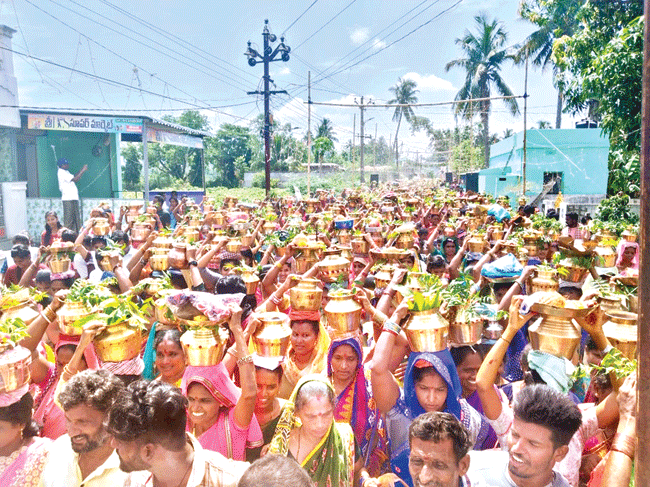 గ్రామాల్లో వెల్లివిరిసిన ఆధ్యాత్మికత