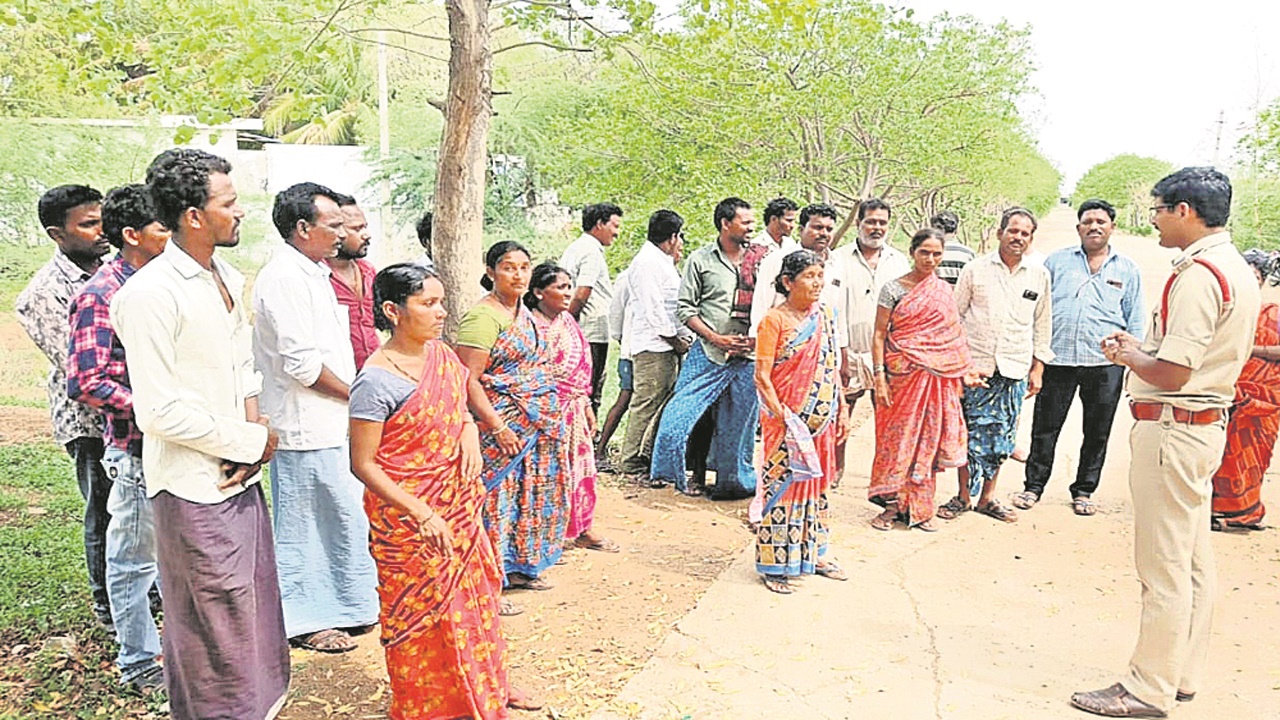 Counseling : కోనుప్పలపాడులో 24 మంది అరెస్టు