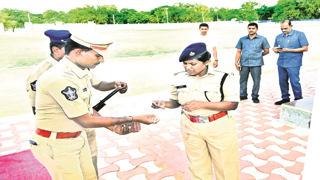 SP : ఆయుధాలు సిద్ధం