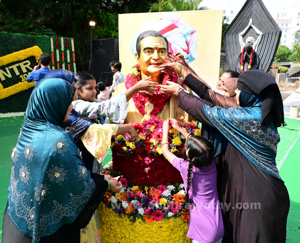 తెలుగువారికి స్ఫూర్తి ఎన్టీఆర్‌ 