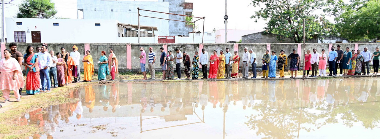 ఓటెత్తిన చైతన్యం 