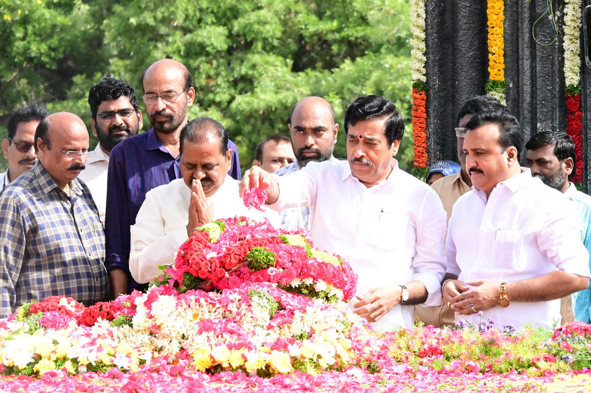 తెలుగువారికి స్ఫూర్తి ఎన్టీఆర్‌ 