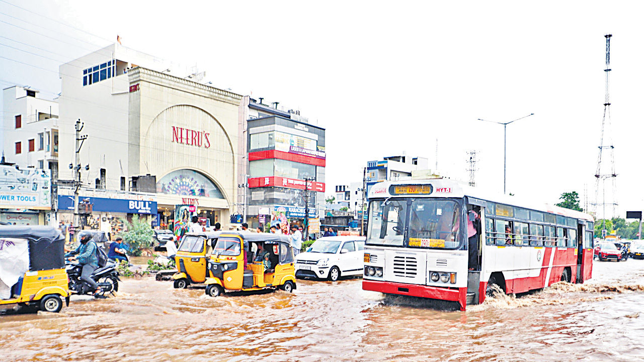 Meteorological Center: 5 రోజులు భారీ వర్షాలు..