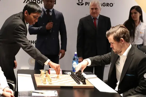  Chess : కార్ల్‌సన్‌కు ప్రజ్ఞానంద షాక్‌