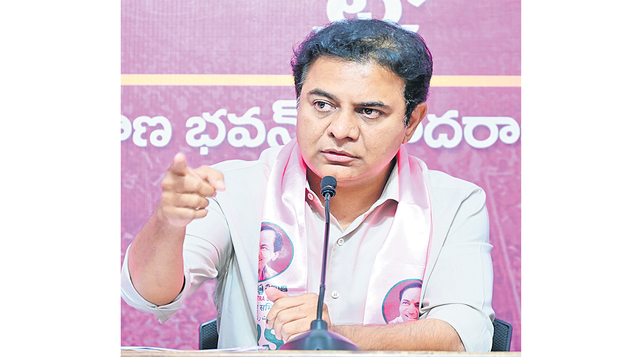 Telangana: రాష్ట్ర చిహ్నంలో   మార్పులు చేస్తే ఊరుకోం