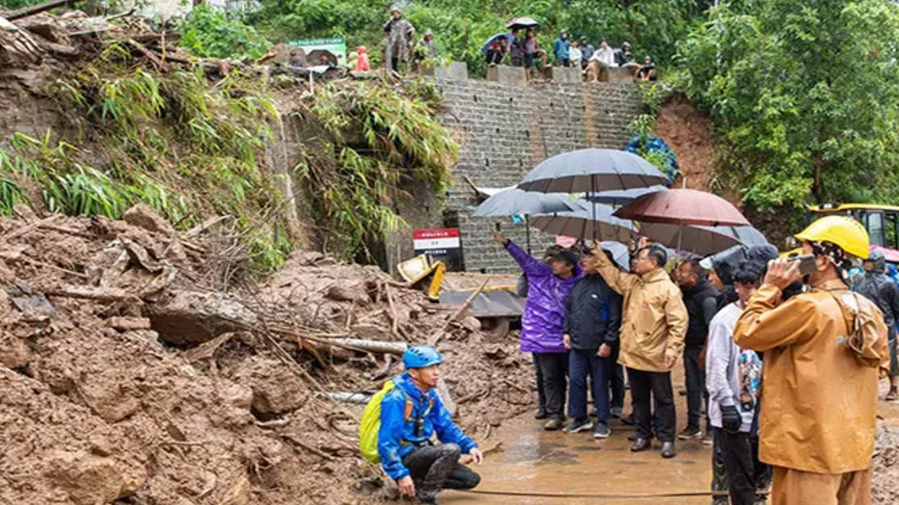 Remal Cyclone: రెమాల్ తుపాను ప్రభావంతో 27 మంది మృతి..రూ.15 కోట్లు ప్రకటించిన సీఎం