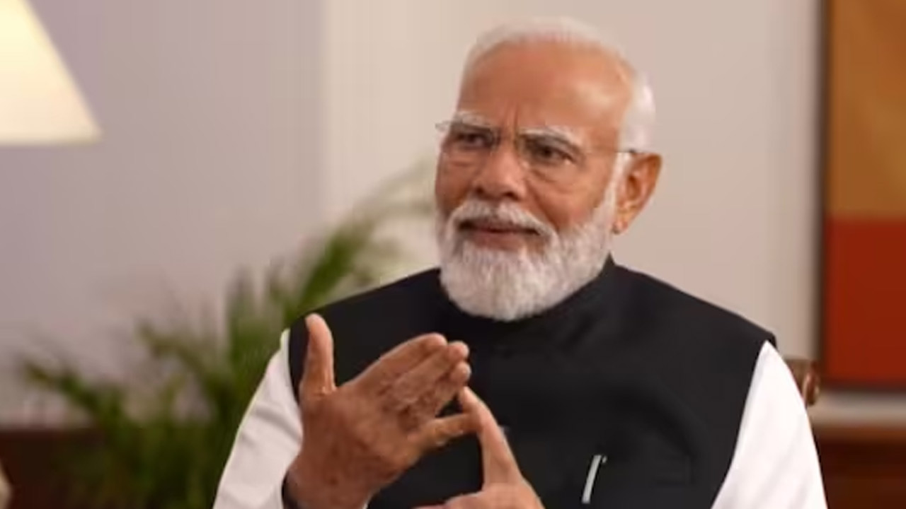 PM Modi: నేను రక్షకుడను.. భగవంతుడే ఒక ప్రత్యేకమైన పనిమీద పంపించాడు