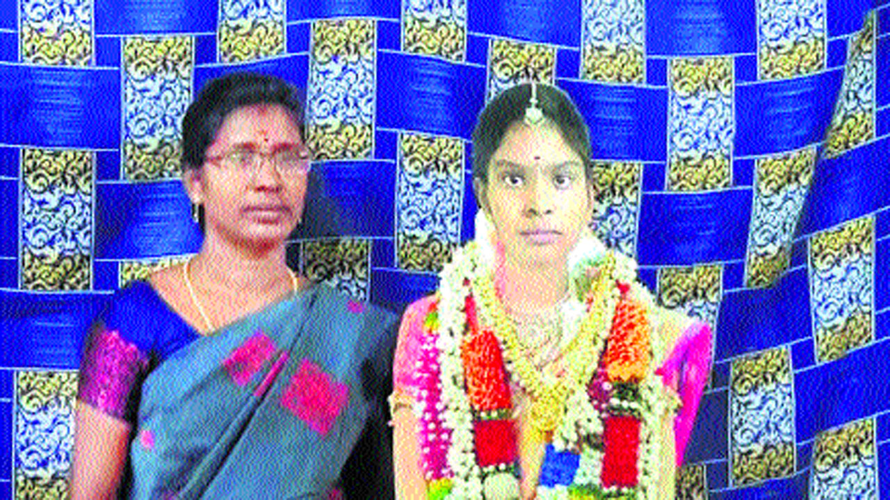 Chennai: మరణించిన కుమార్తెకు ఓణీల పండుగ...