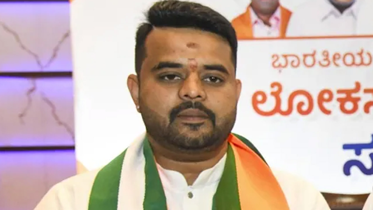 Prajwal Revanna:  ప్రజ్వల్ ముందస్తు బెయిలు పిటిషన్ కొట్టివేత