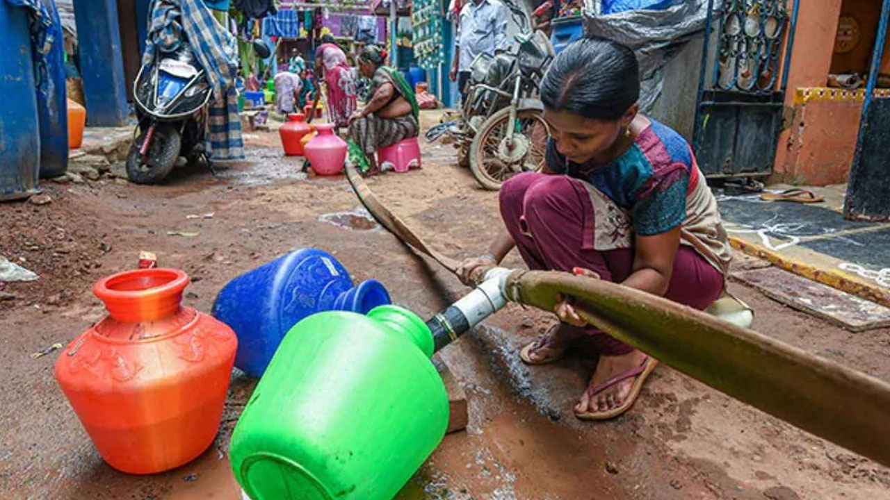 Water Crisis: మంచినీటిని వృధా చేస్తే.. రూ. 2 వేలు ఫైన్