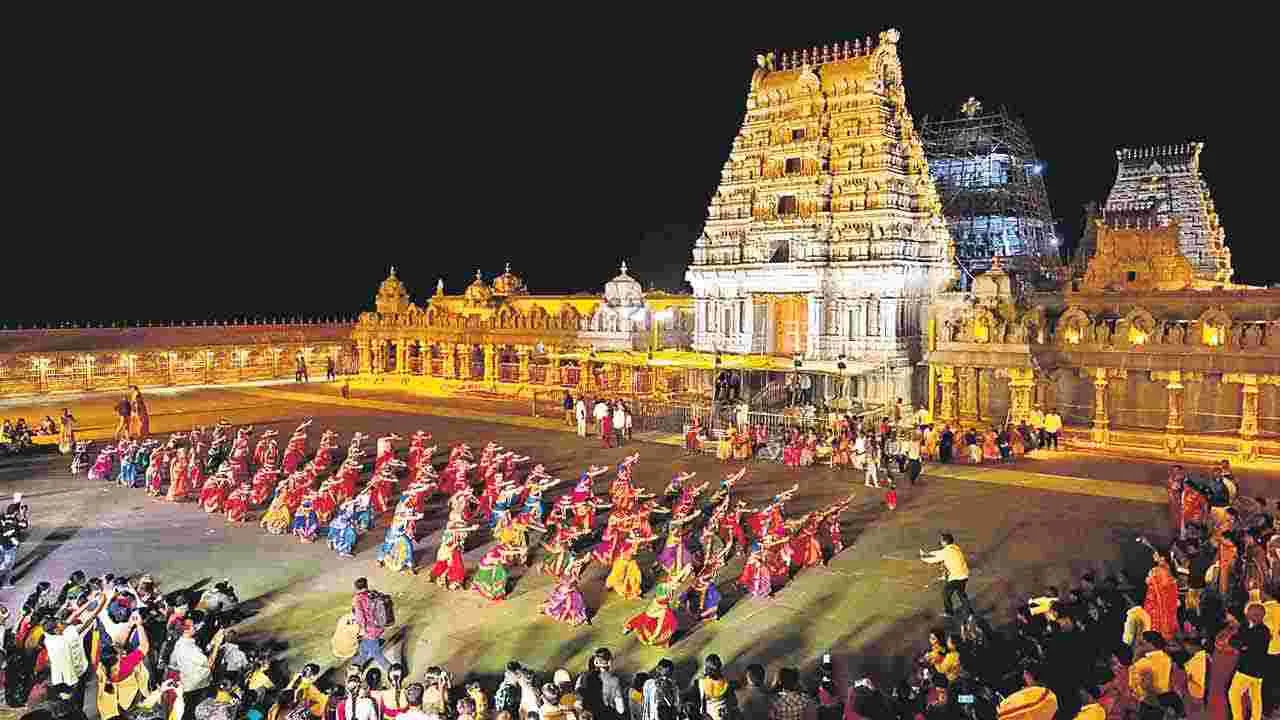 Yadagirigutta Temple: భక్తులకు అలర్ట్.. యాదగిరిగుట్ట  ఆలయం మూసివేత