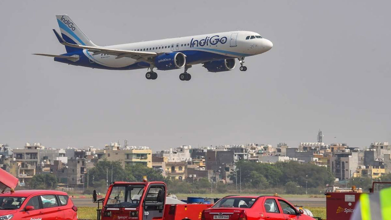 IndiGo: విమానానికి మళ్లీ బాంబు బెదిరింపు