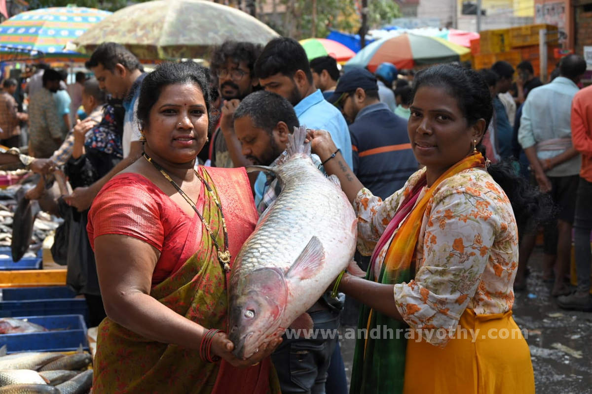 మార్కెట్‌లో ‘మృగశిర’ సందడి