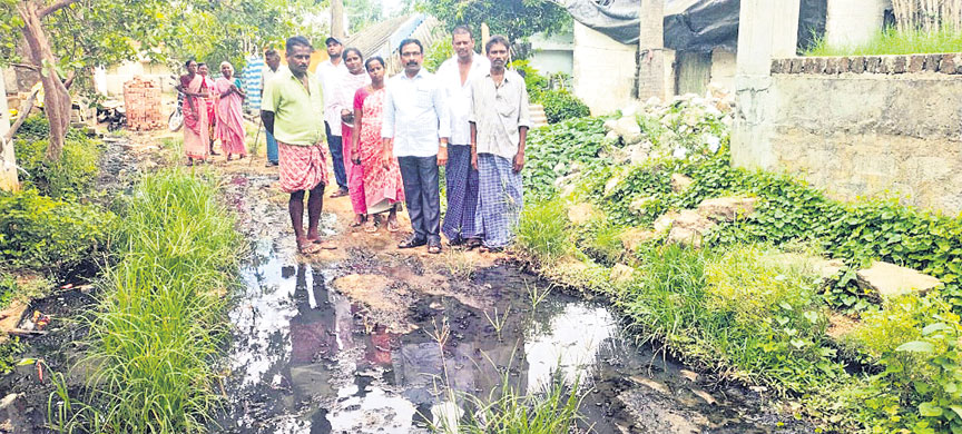 వివేకానంద కాలనీలో క్షీణించిన పారిశుధ్యం