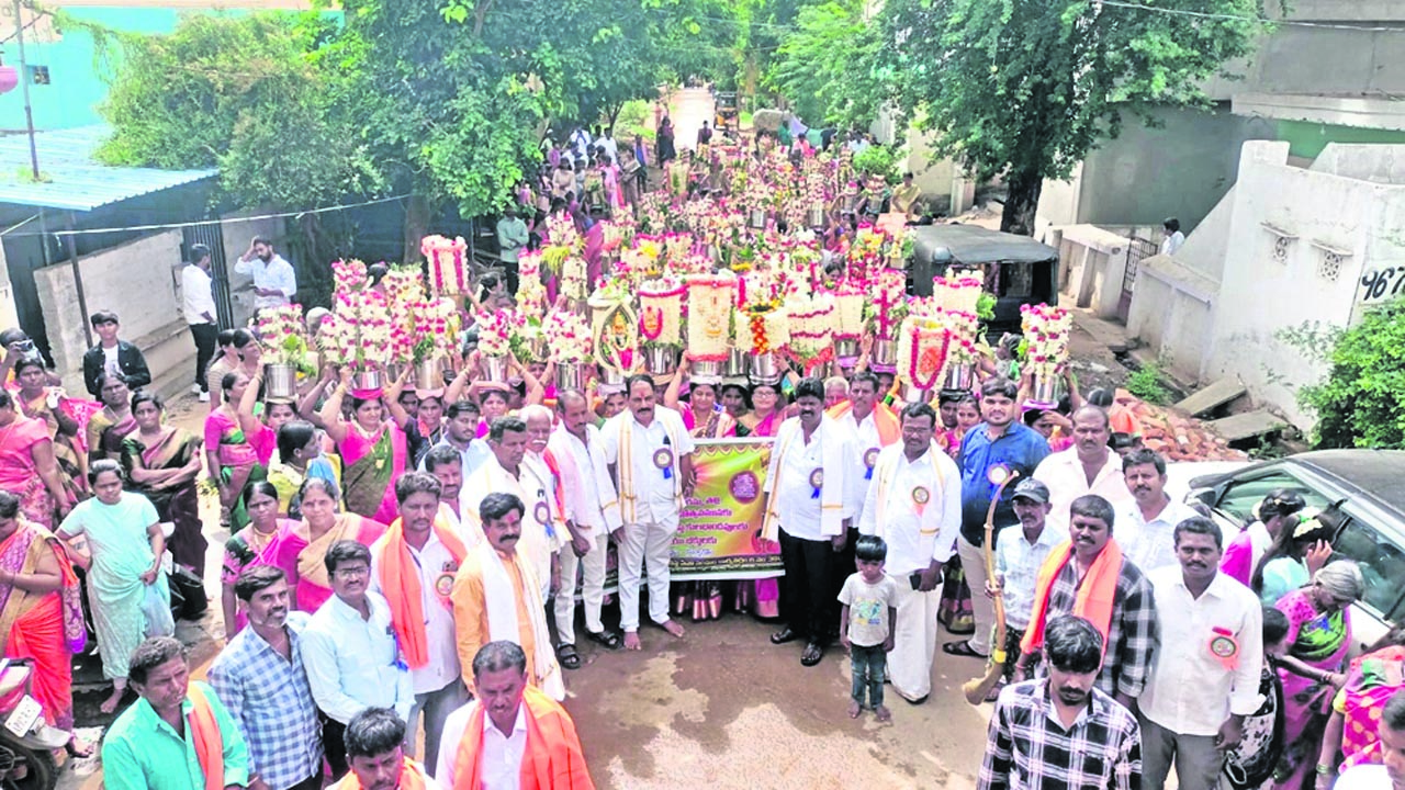 GOD : కన్నులపండువగా గంగమ్మ జ్యోతుల ఉత్సవం