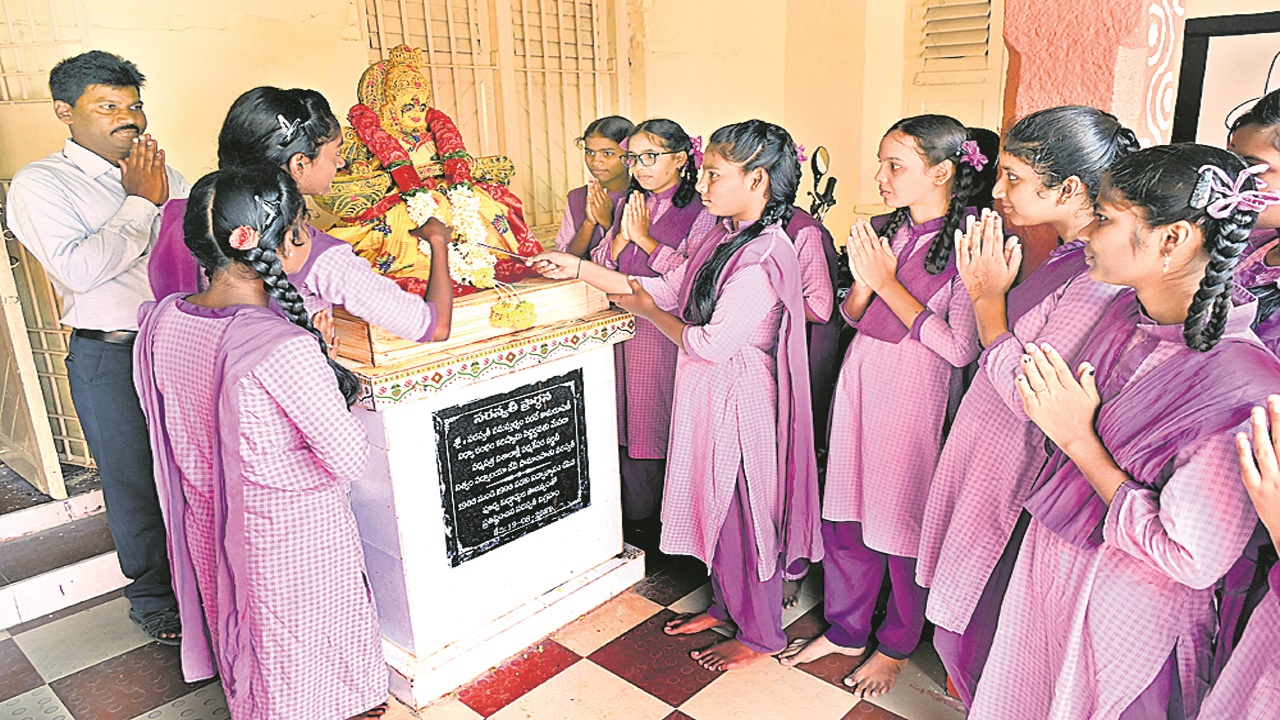 SCHOOLS OPEN : బడిబాట