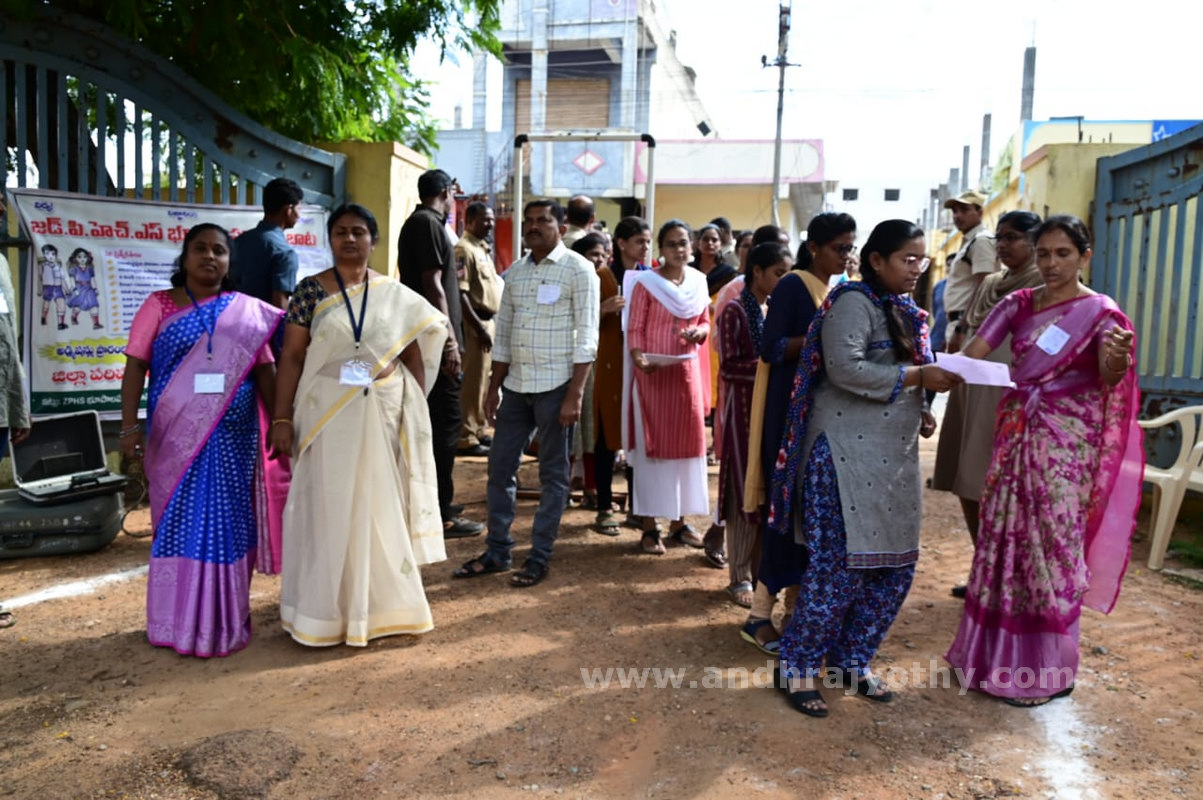 ప్రశాంతంగా ప్రిలిమ్స్‌ 