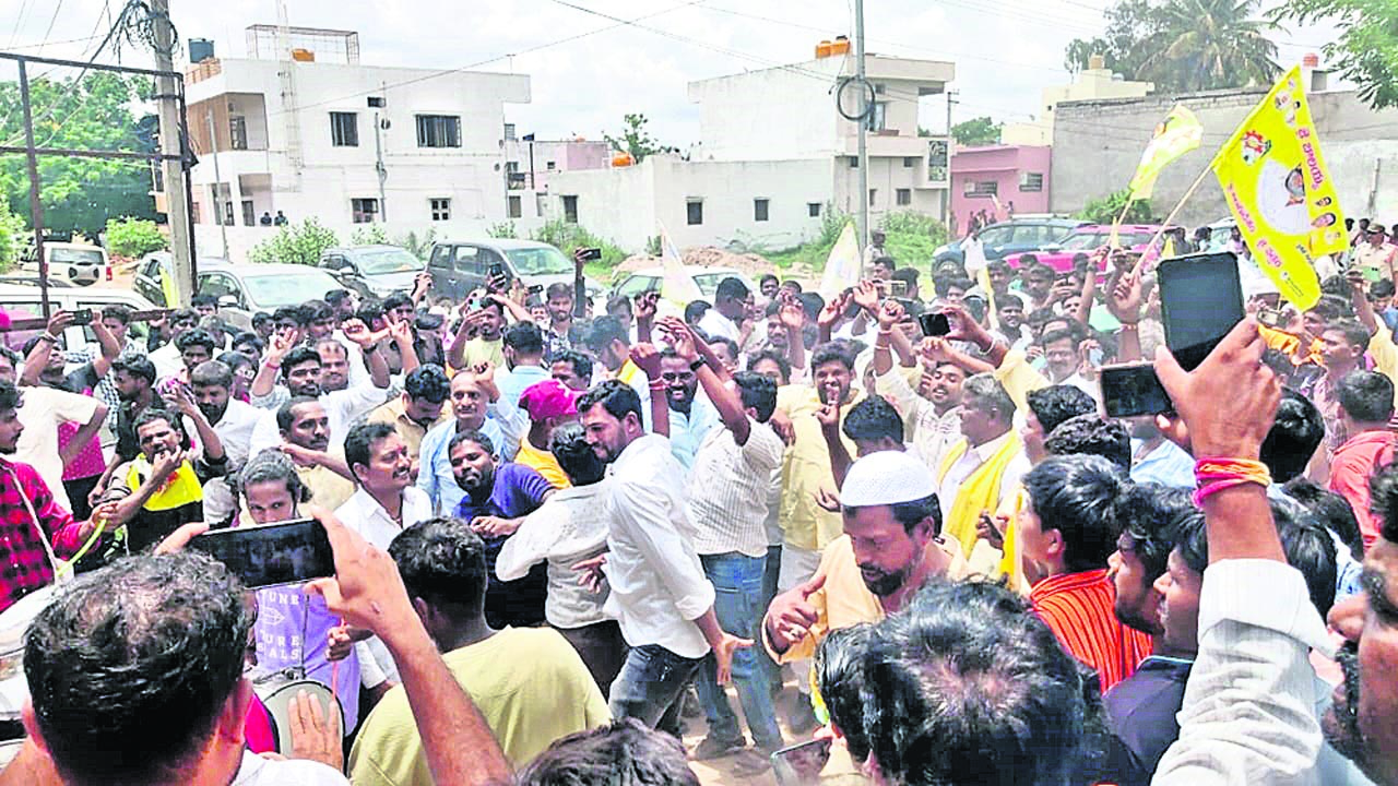 TDP : కూటమి విజయంపై సంబరాలు