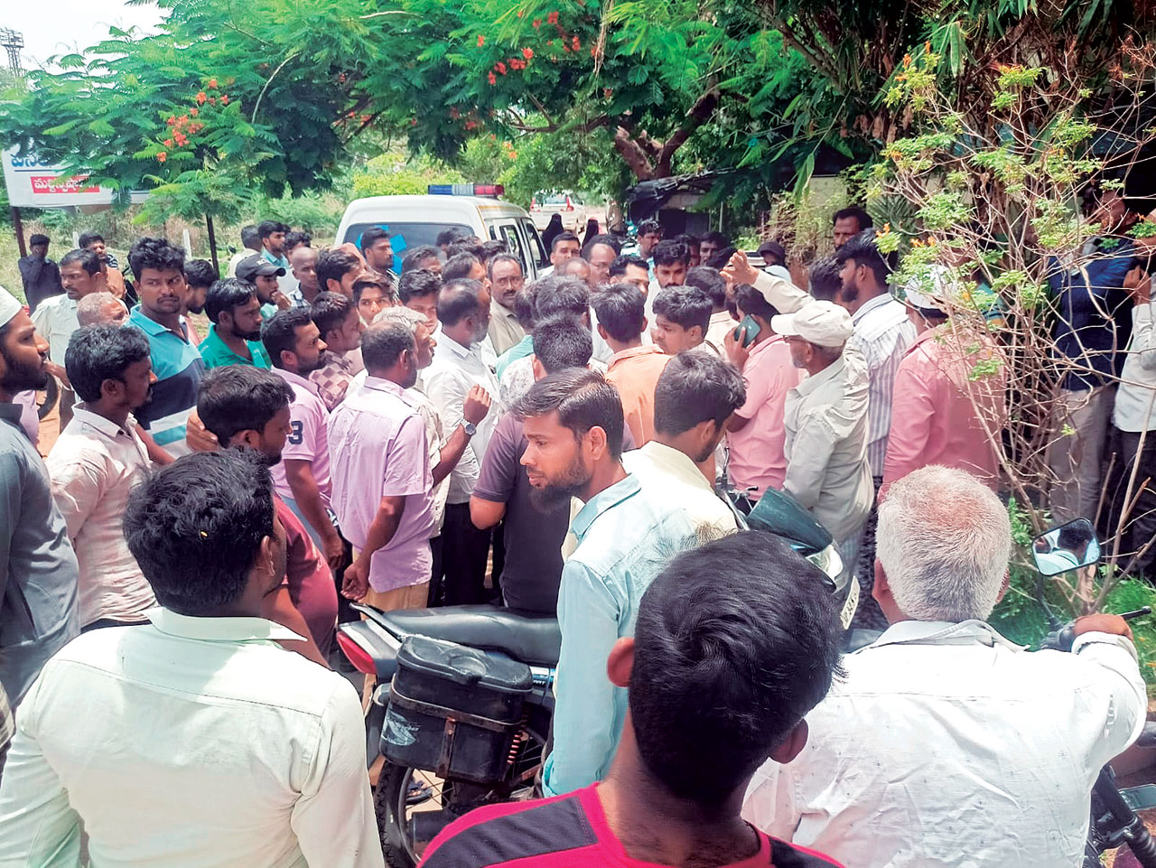  డాక్టర్‌ నిర్లక్ష్యంతో గర్భిణి మృతి