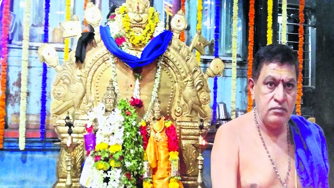 GOD : ఘనంగా శనీశ్వర జయంతి 